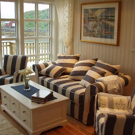 Ferienpark Lofoten Rorbusuiter 3*
