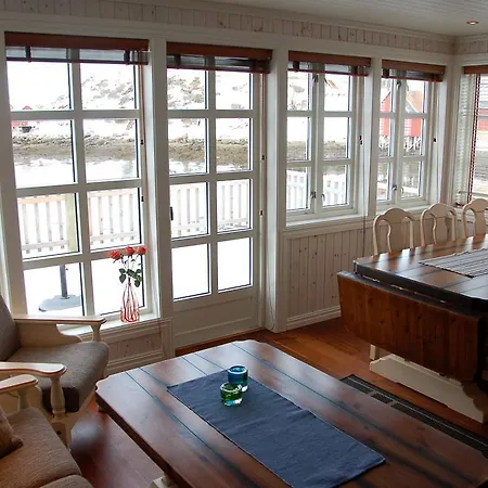Ferienpark Lofoten Rorbusuiter 3*